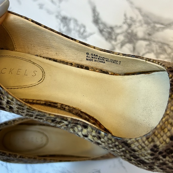 Brown Snake Skin Pattern Wedge Heelef Peep Toe Sandal Size 6.5 - Picture 5 of 5